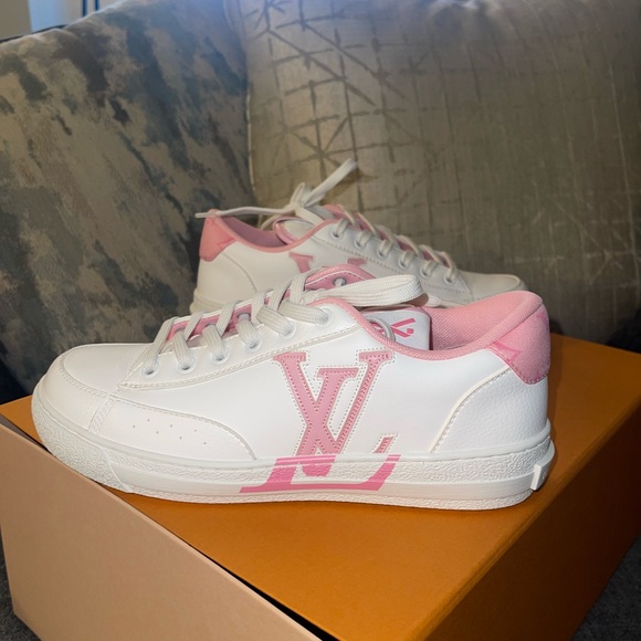 Louis Vuitton Women Charlie White Sneaker Size 38 / Authentic (Brand New) - Picture 2 of 6